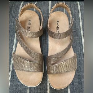 Halsa Denia Sandal Size 9M Gold Leather